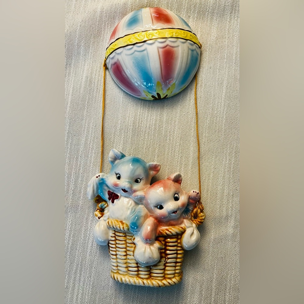 Vintage Lefton Kitten and Hot Air Balloon Wall Hanging 50s/60s Kitsch Nursery